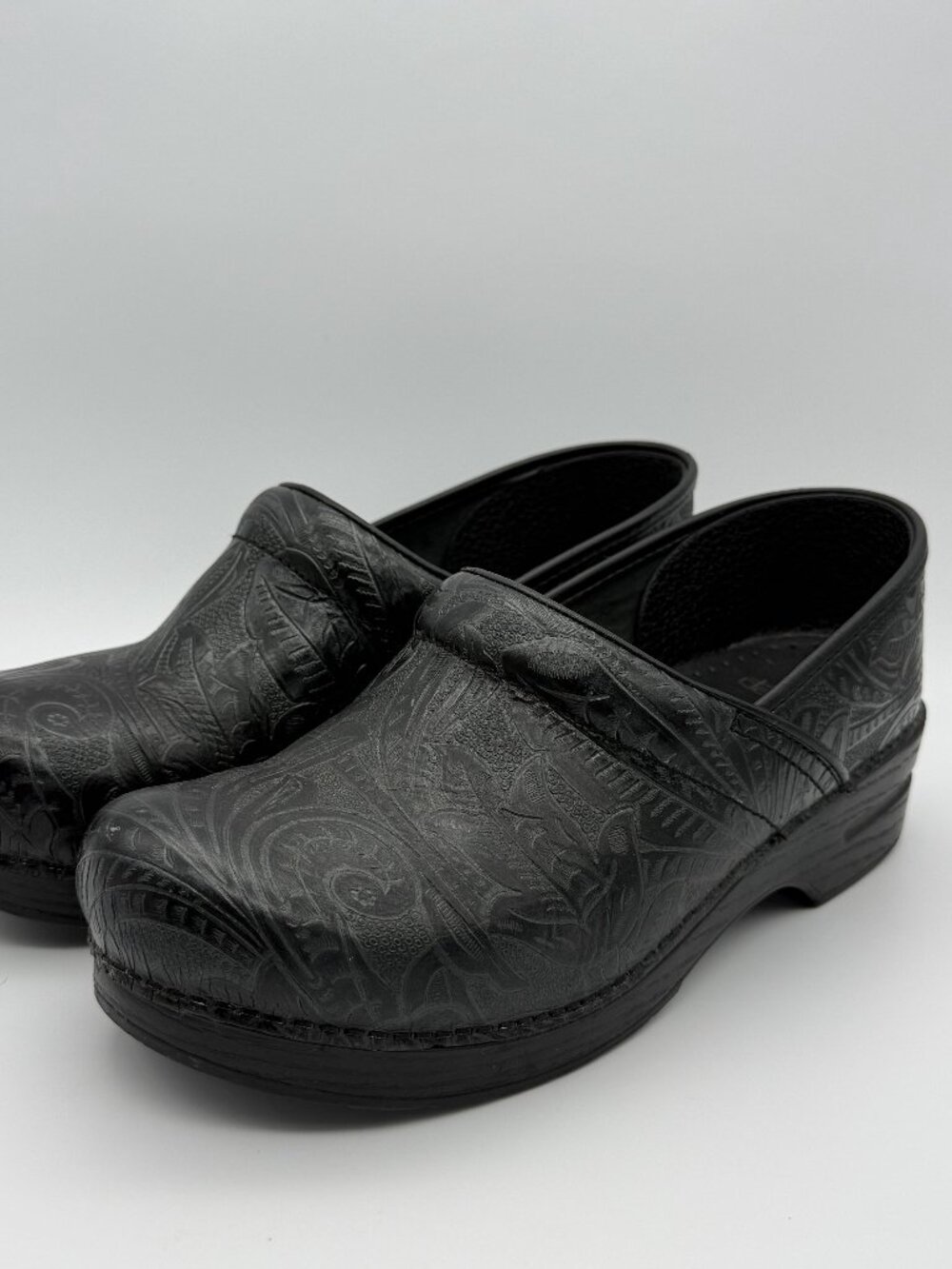 Dansko Professional Black Tooled Leather Floral Clogs Size 43 Wide